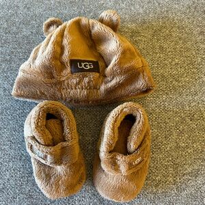 Baby Ugg slippers and hat.
